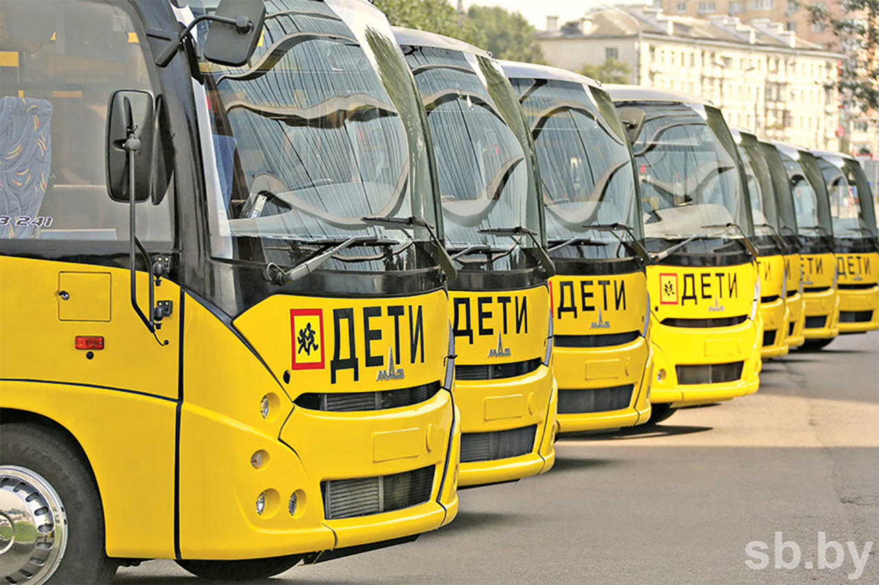 Перевозка детей автобусом заказ. Школьный автобус. Автобус для детей. Перевозка групп детей автобусами. Школьные автобусы в России.